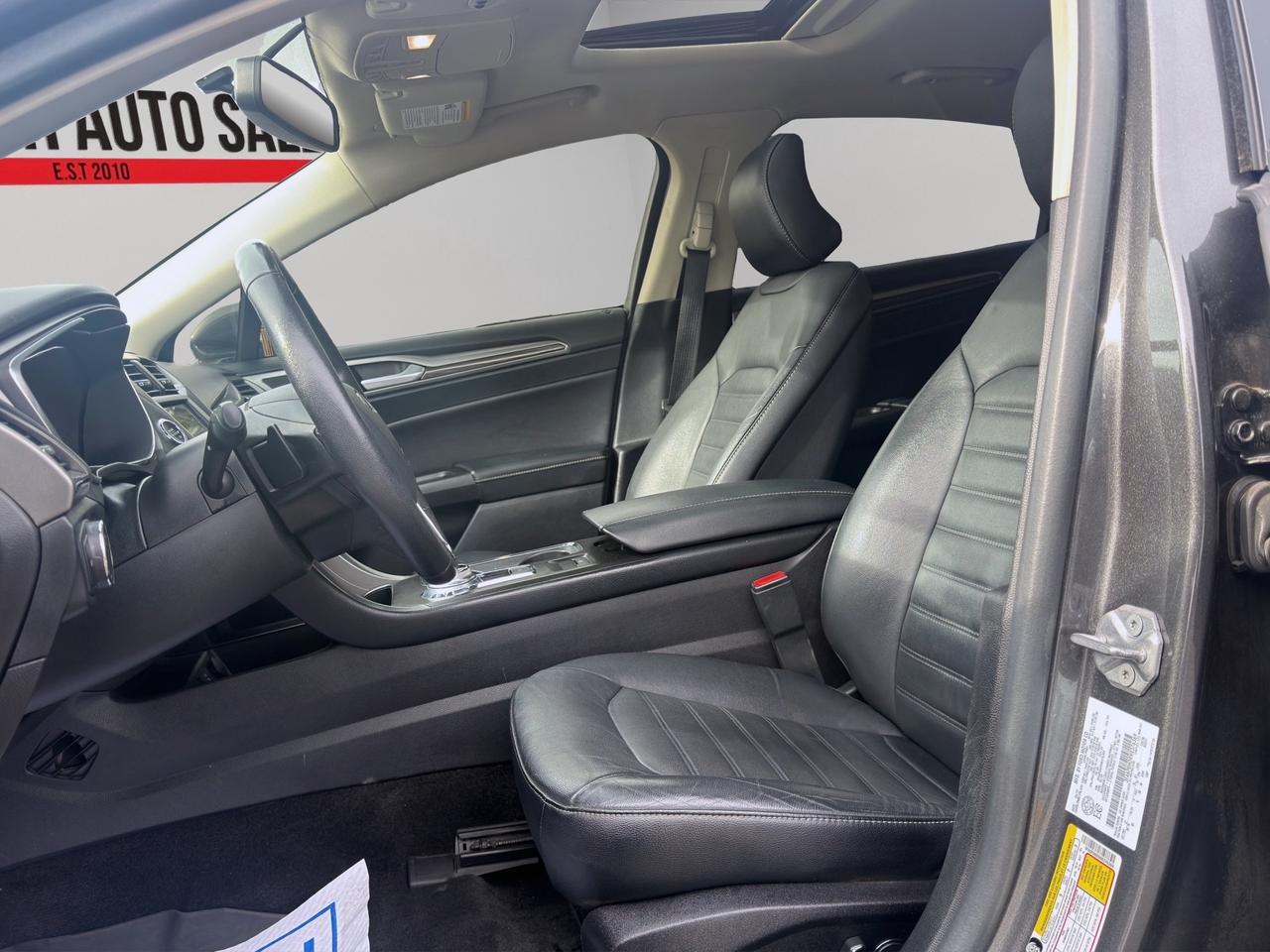 2017 Ford Fusion SE FWD1.5L EcoBoost®/Automatic/SYNC®Infotainment/Rearview Camera/Rotary Gear Shift Dial Photo