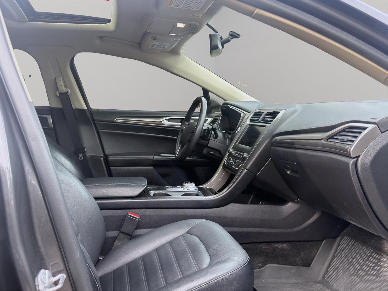 2017 Ford Fusion SE FWD1.5L EcoBoost®/Automatic/SYNC®Infotainment/Rearview Camera/Rotary Gear Shift Dial Photo