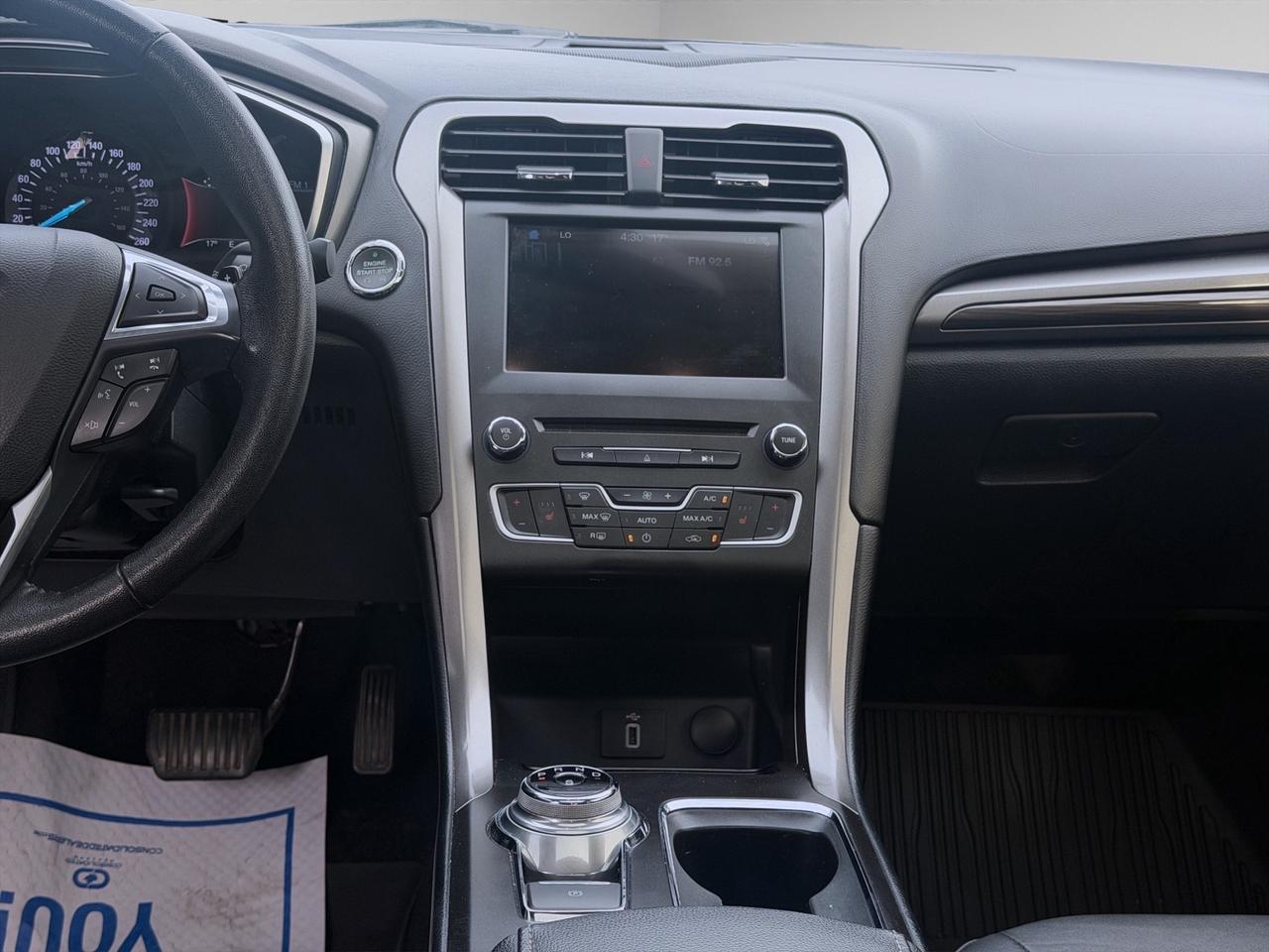 2017 Ford Fusion SE FWD1.5L EcoBoost®/Automatic/SYNC®Infotainment/Rearview Camera/Rotary Gear Shift Dial Photo