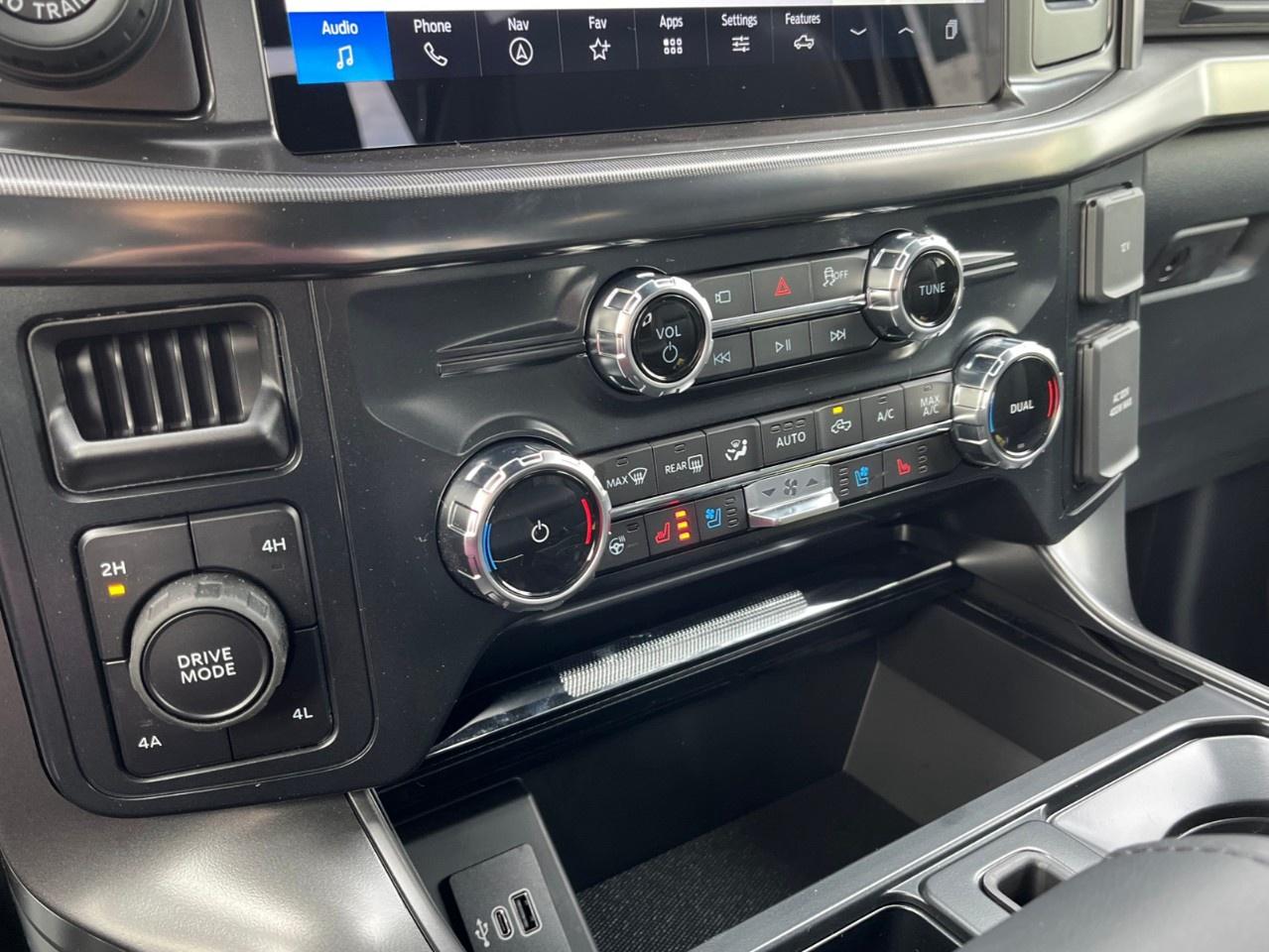 2026 Ford F-150 Lariat 4WD SuperCrew 5.5' Box Photo