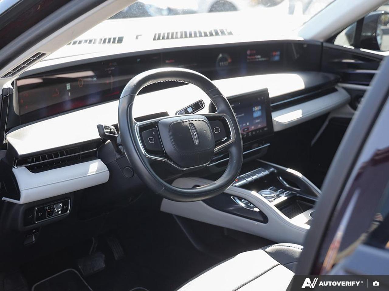 2024 Lincoln Nautilus Reserve NAV | PANO ROOF | LEATHER INTERIOR Photo
