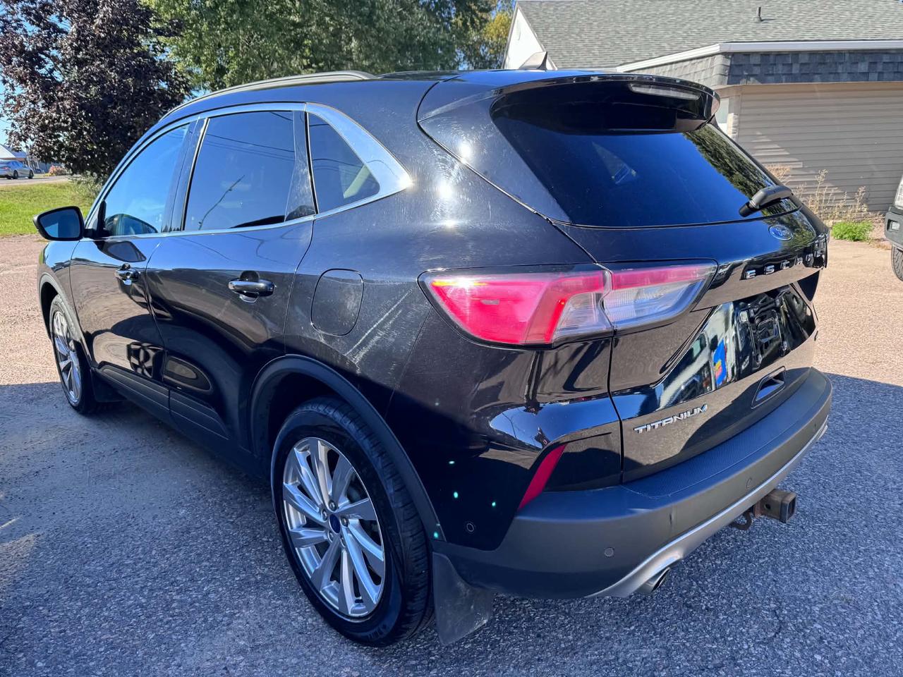 2021 Ford Escape Titanium Photo5