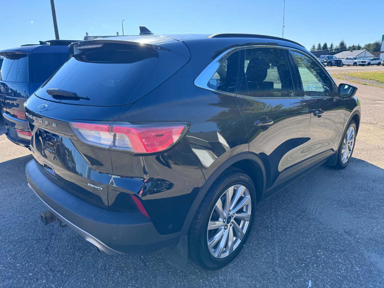2021 Ford Escape Titanium Photo5