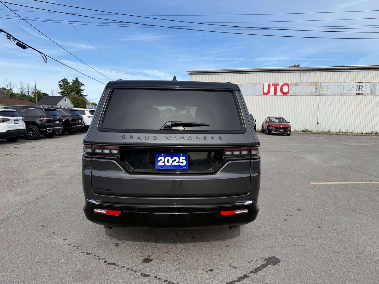 2025 Jeep Grand Wagoneer Series II Obsidian-Heavy Trailer Tow Group! 8 Pass Photo