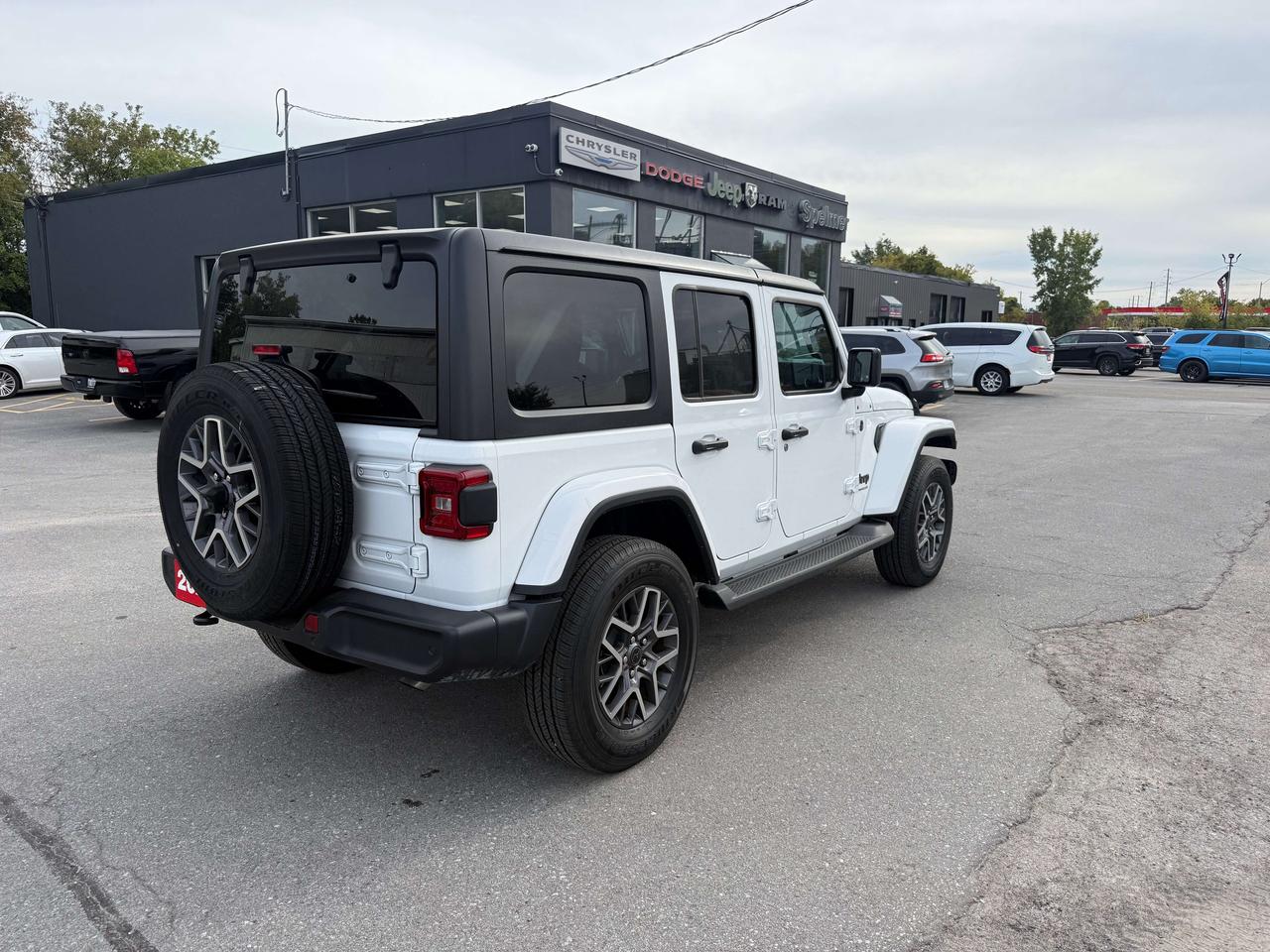 2026 Jeep Wrangler Sahara 4 Door 4X4 - Mckinley Leather! Photo