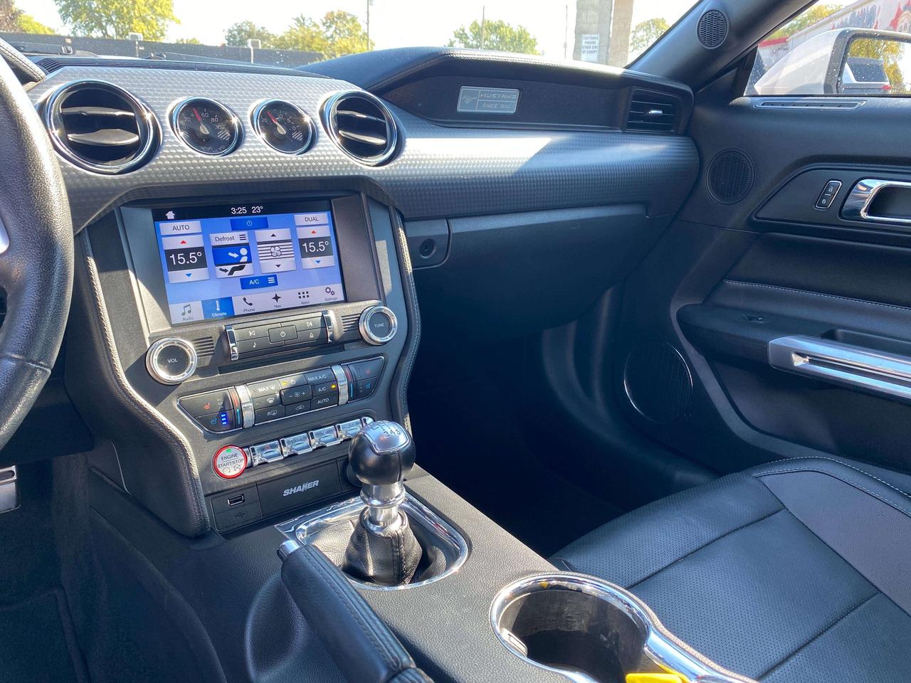 2017 Ford Mustang GT, 6 SPEED MANUAL, 5L, HEATED/ COOLED LEATHER! Photo