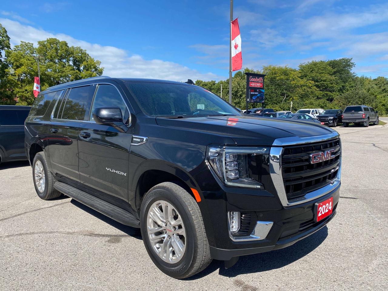 2024 GMC Yukon SLE, CLEAN CARFAX, DIESEL, 8 PASS, REMOTE START! Photo