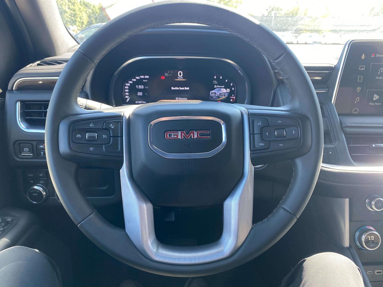 2024 GMC Yukon SLE, CLEAN CARFAX, DIESEL, 8 PASS, REMOTE START! Photo