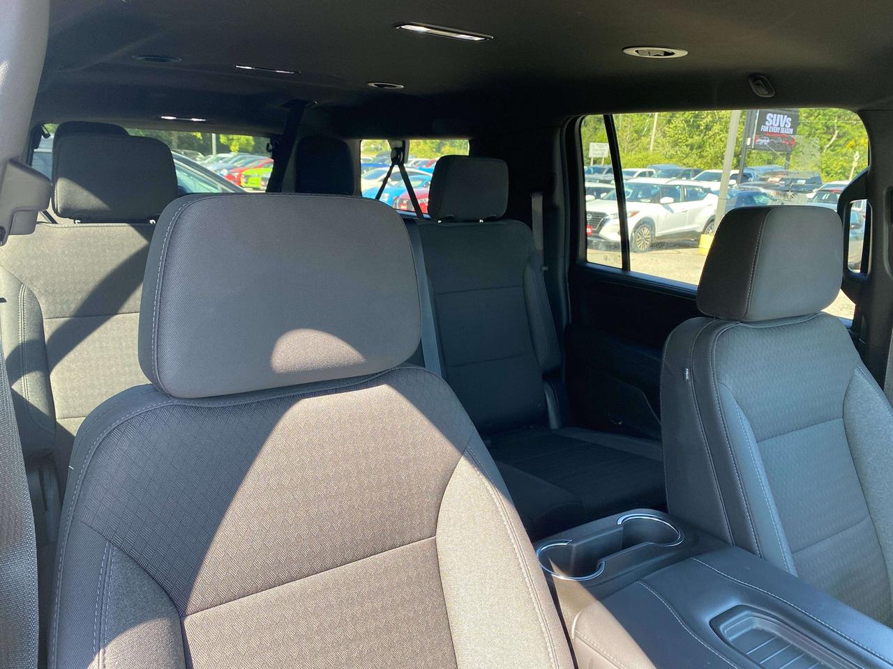 2024 GMC Yukon SLE, CLEAN CARFAX, DIESEL, 8 PASS, REMOTE START! - Photo #28