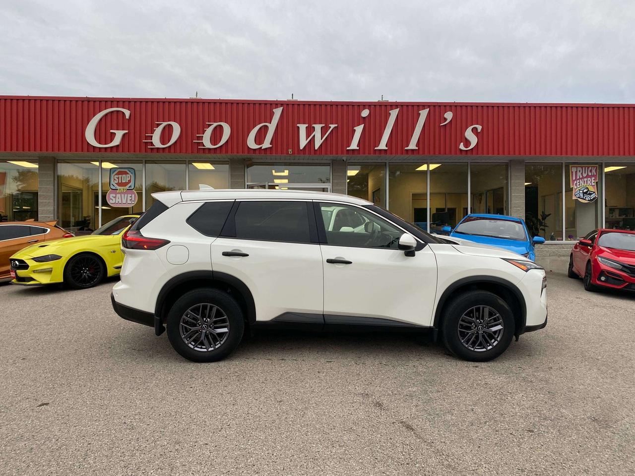 2024 Nissan Rogue S, REMOTE START, BACK UP CAMERA, CLEAN CARFAX! Photo