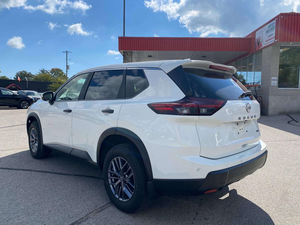 2024 Nissan Rogue S, REMOTE START, BACK UP CAMERA, CLEAN CARFAX! - Photo #6