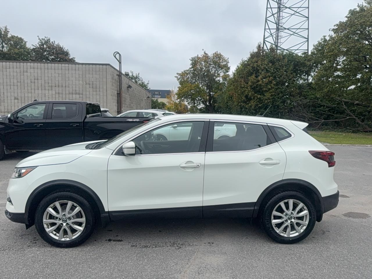 2020 Nissan Qashqai S