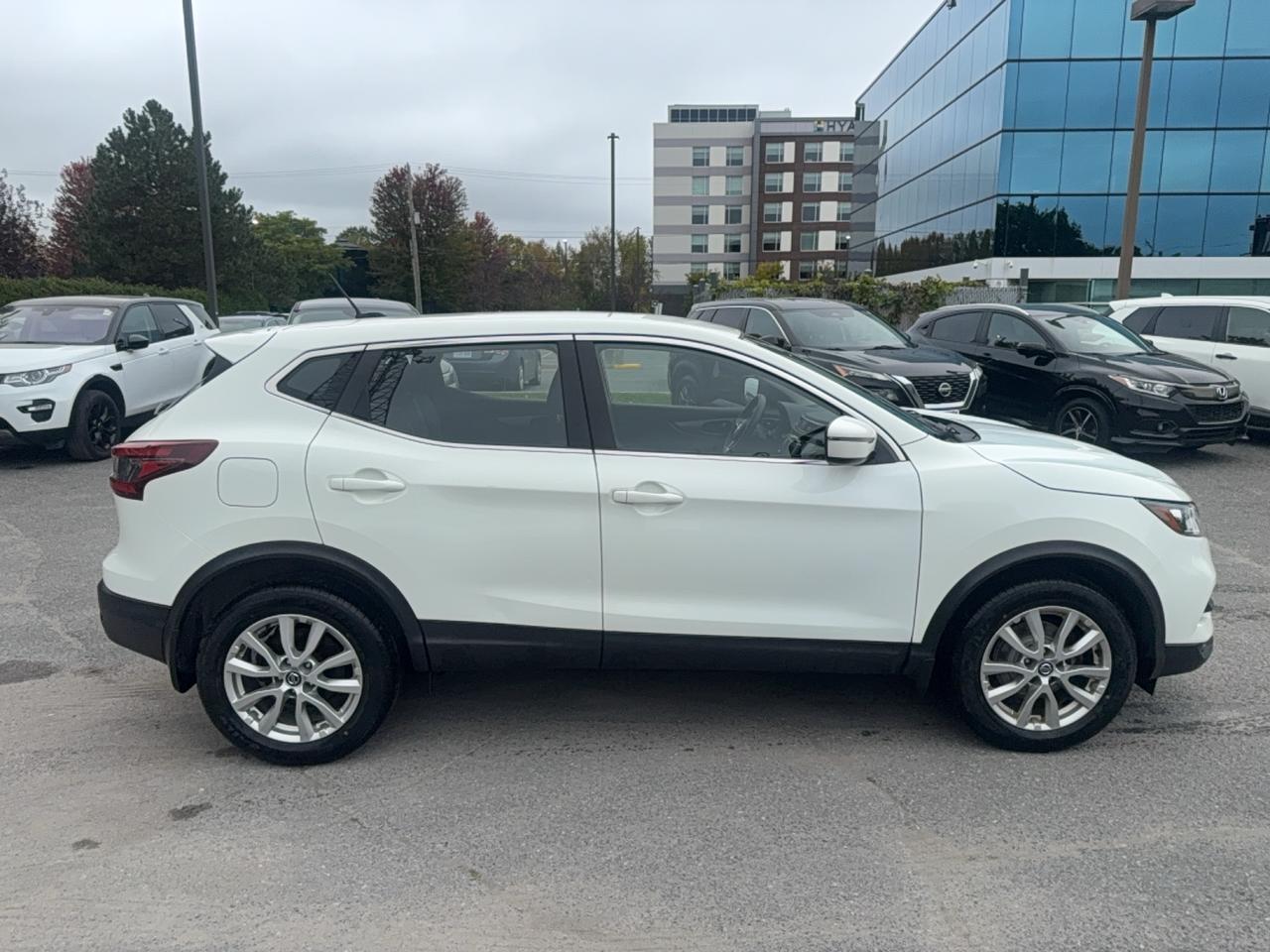2020 Nissan Qashqai S