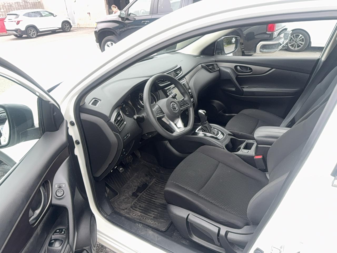 2020 Nissan Qashqai S