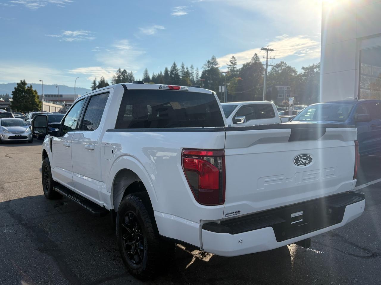 2025 Ford F-150 XLT Photo2