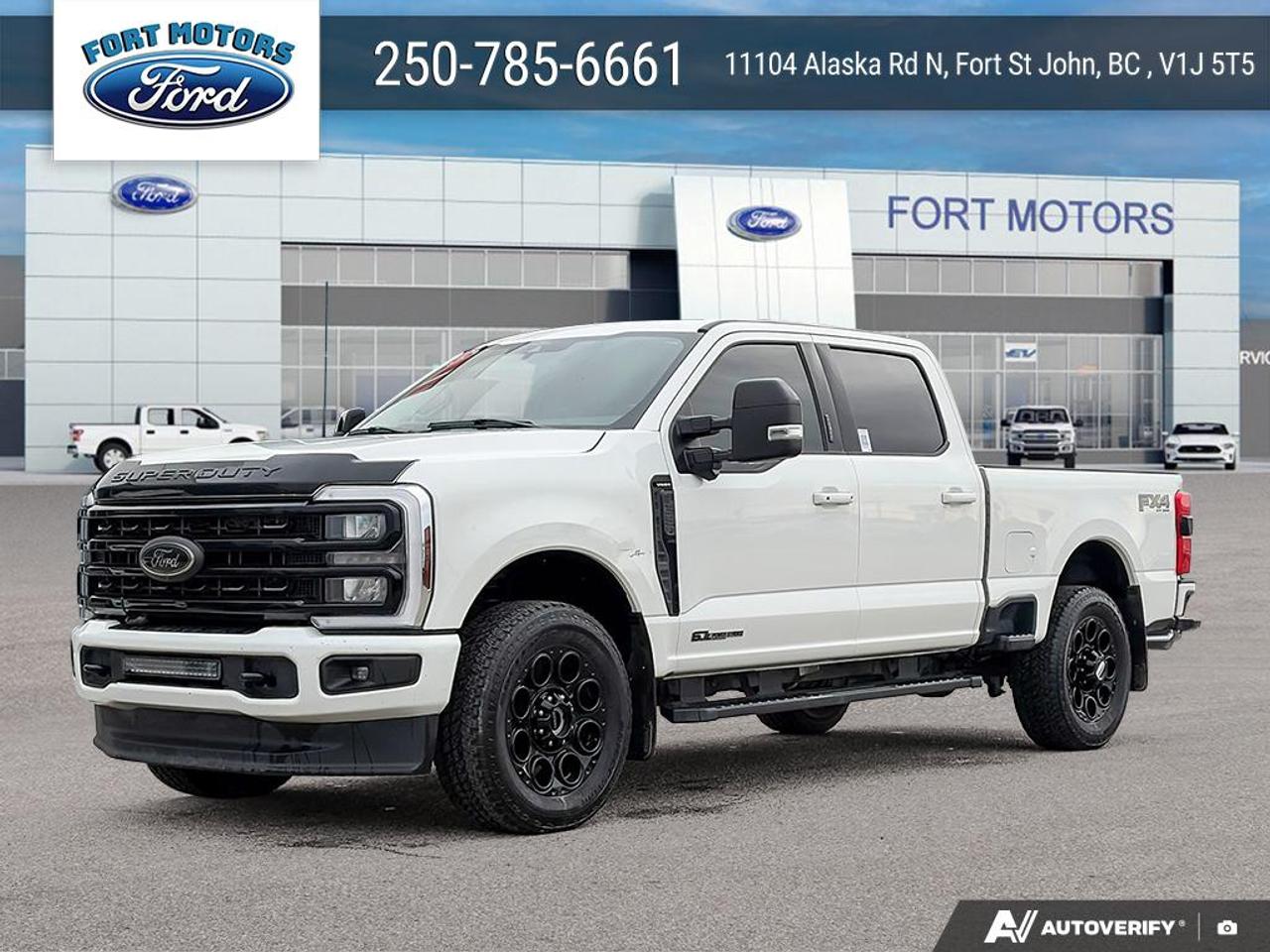 2024 Ford SUPER DUTY F-350 SRW Lariat Photo0