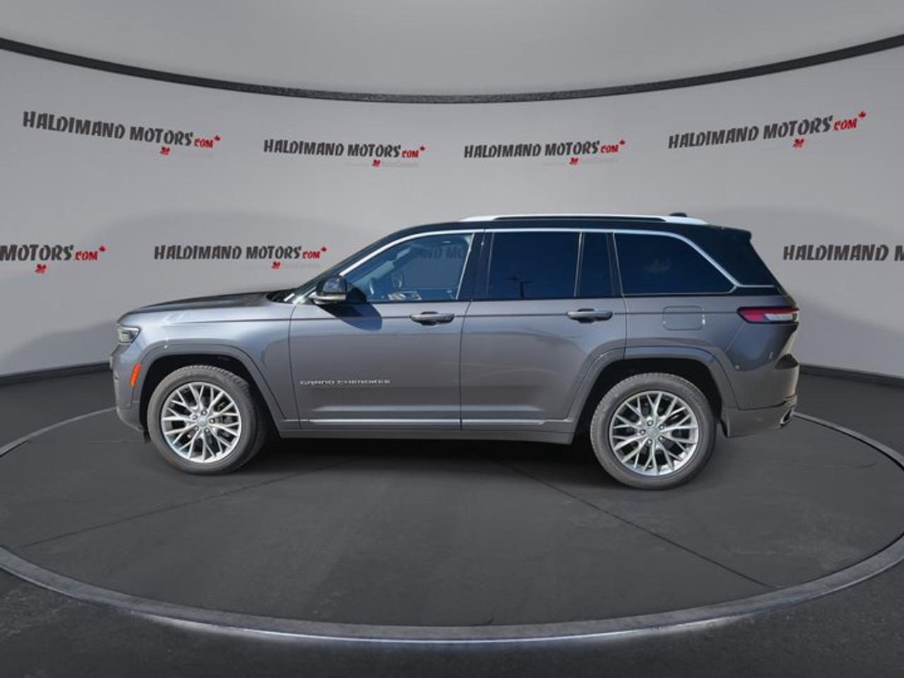 2023 Jeep Grand Cherokee Summit 4x4 | One Owner | No Accidents | 360 Camera Photo4