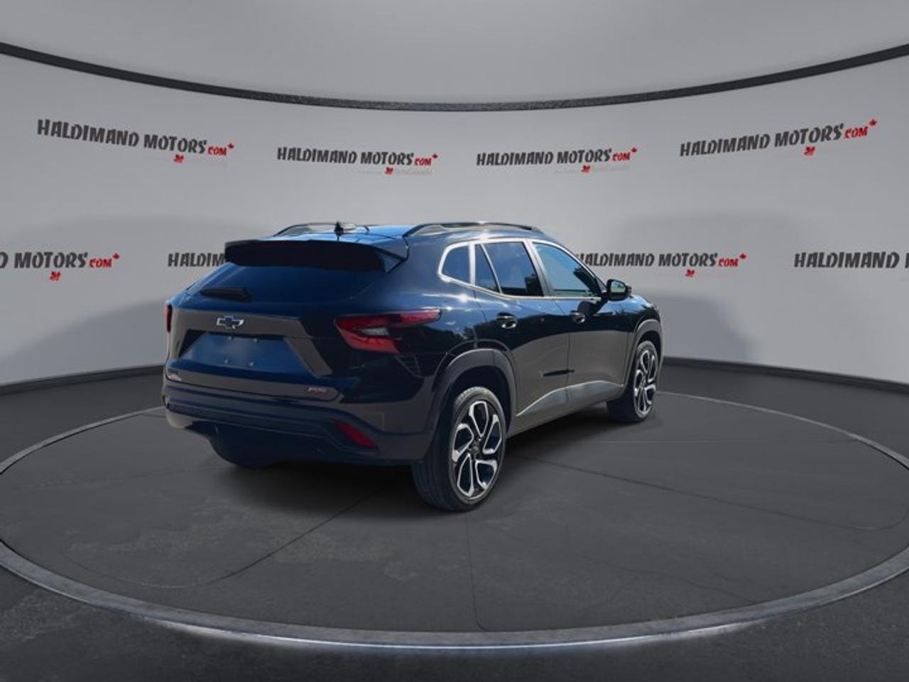 2025 Chevrolet Trax RS FWD | One Owner | No Accidents | Sunroof | Leather Seats Photo