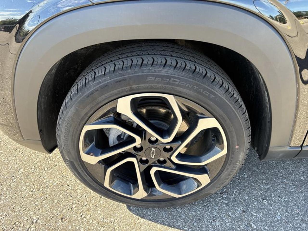 2025 Chevrolet Trax RS FWD | One Owner | No Accidents | Sunroof | Leather Seats Photo