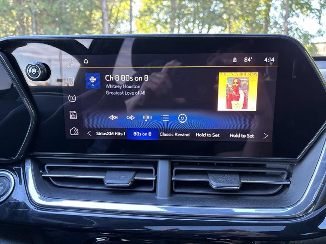 2025 Chevrolet Trax RS FWD | One Owner | No Accidents | Sunroof | Leather Seats Photo
