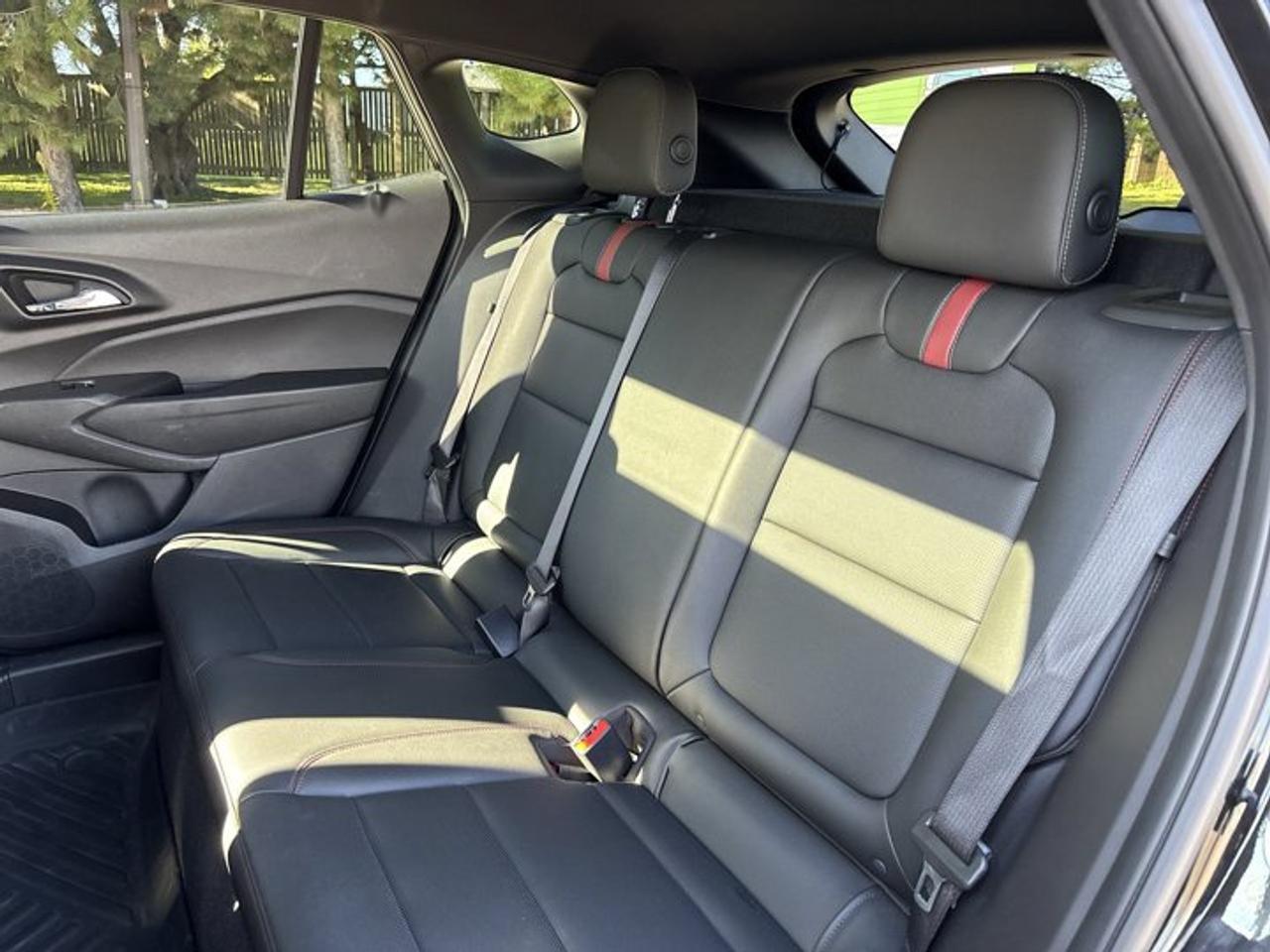2025 Chevrolet Trax RS FWD | One Owner | No Accidents | Sunroof | Leather Seats Photo