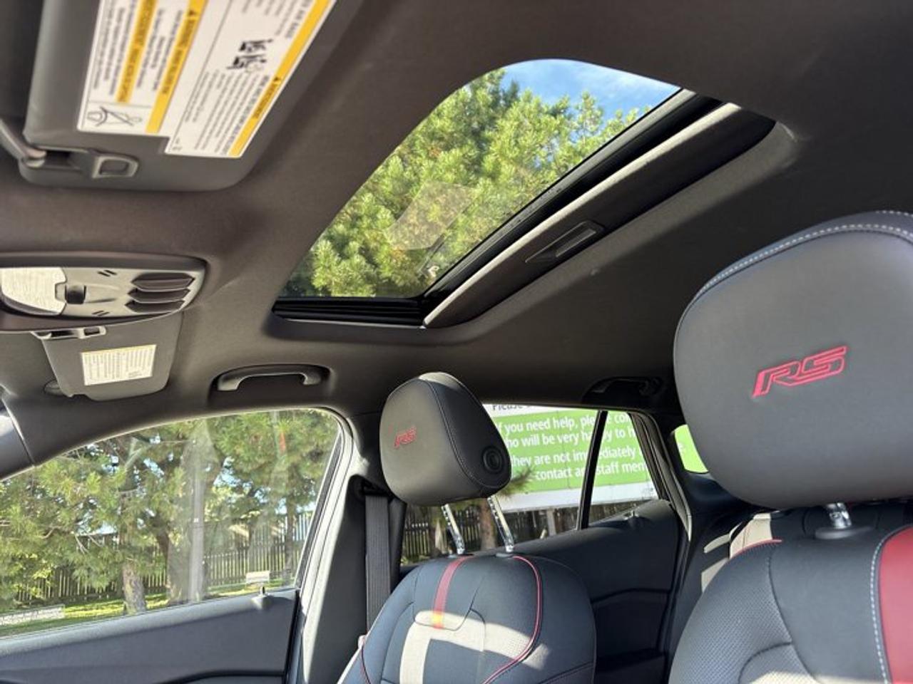 2025 Chevrolet Trax RS FWD | One Owner | No Accidents | Sunroof | Leather Seats Photo