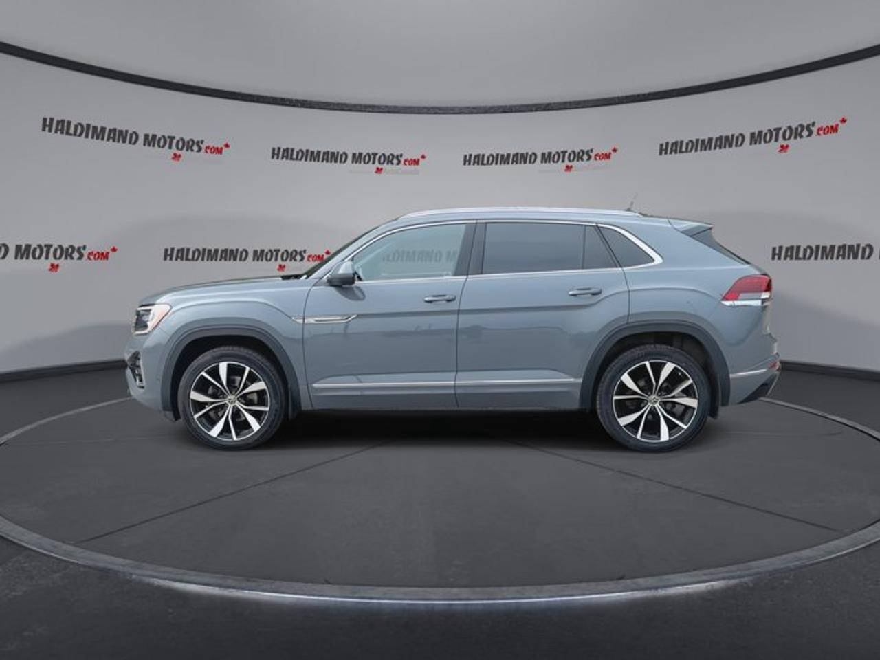 2024 Volkswagen Atlas Cross Sport Execline 4WD | One Owner | No Accidents Photo