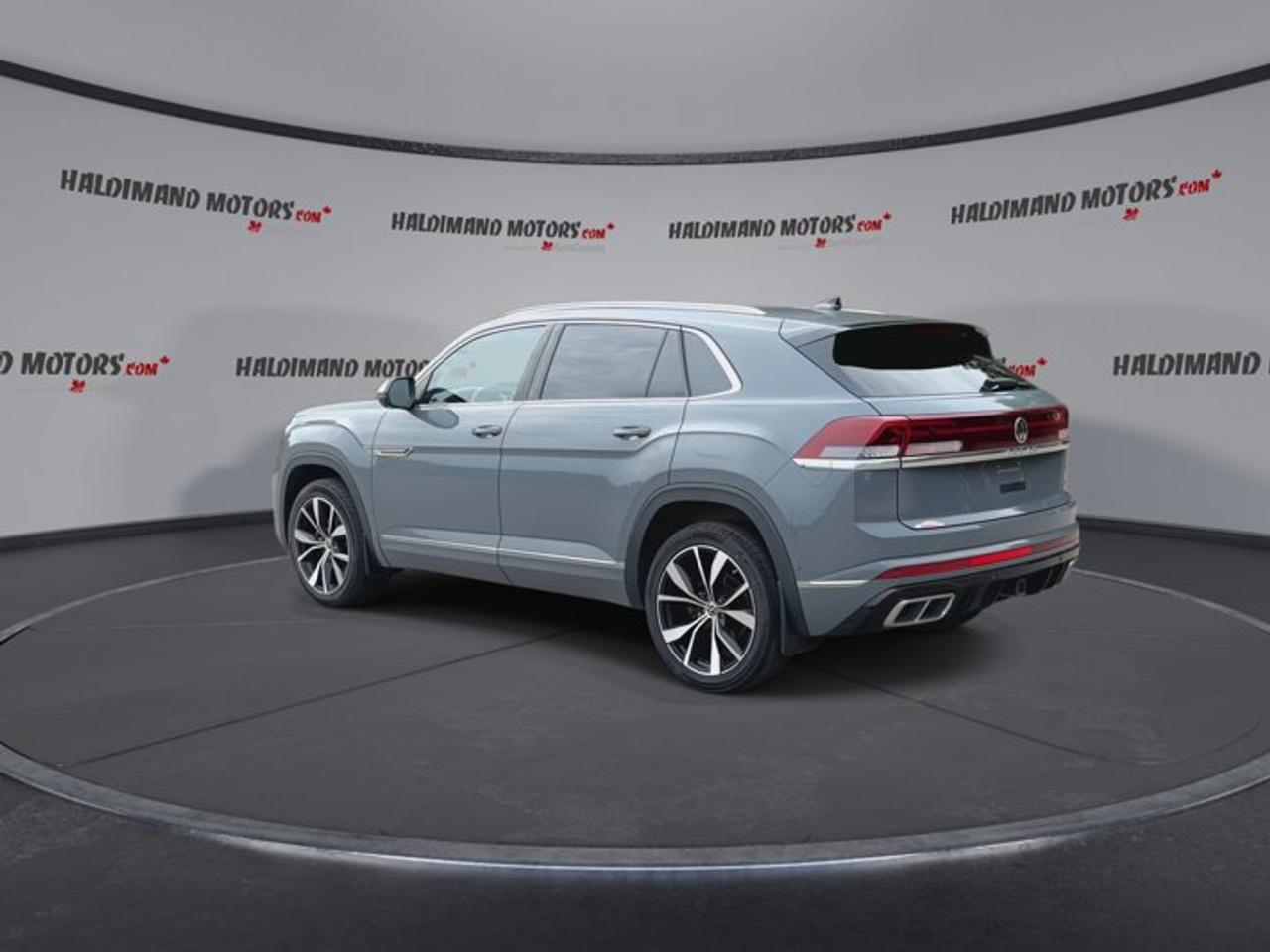 2024 Volkswagen Atlas Cross Sport Execline 4WD | One Owner | No Accidents Photo