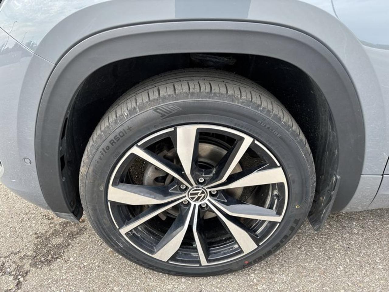 2024 Volkswagen Atlas Cross Sport Execline 4WD | One Owner | No Accidents Photo