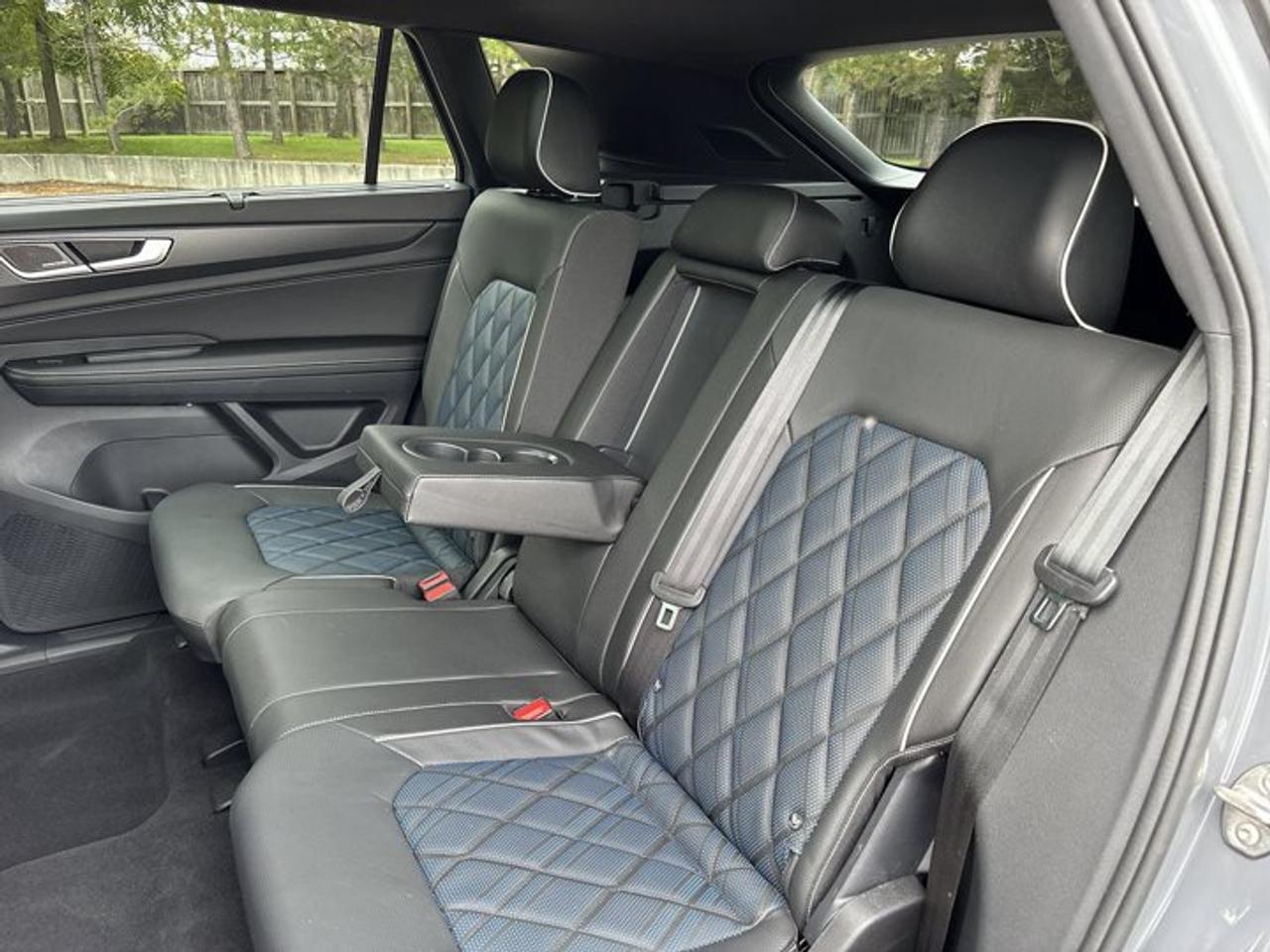2024 Volkswagen Atlas Cross Sport Execline 4WD | One Owner | No Accidents Photo