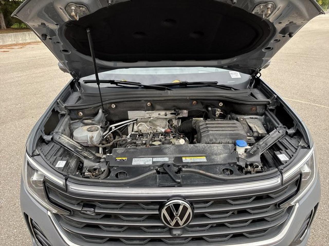 2024 Volkswagen Atlas Cross Sport Execline 4WD | One Owner | No Accidents Photo