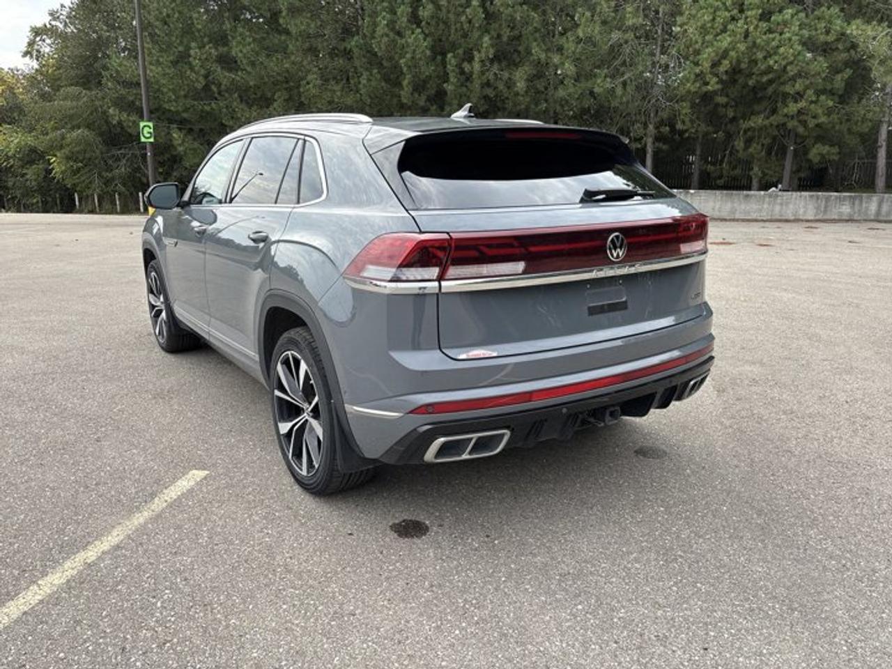 2024 Volkswagen Atlas Cross Sport Execline 4WD | One Owner | No Accidents Photo