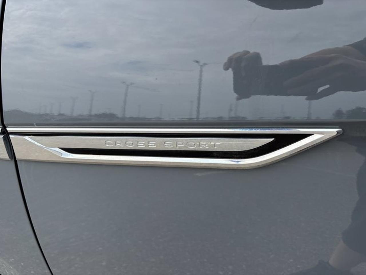 2024 Volkswagen Atlas Cross Sport Execline 4WD | One Owner | No Accidents Photo