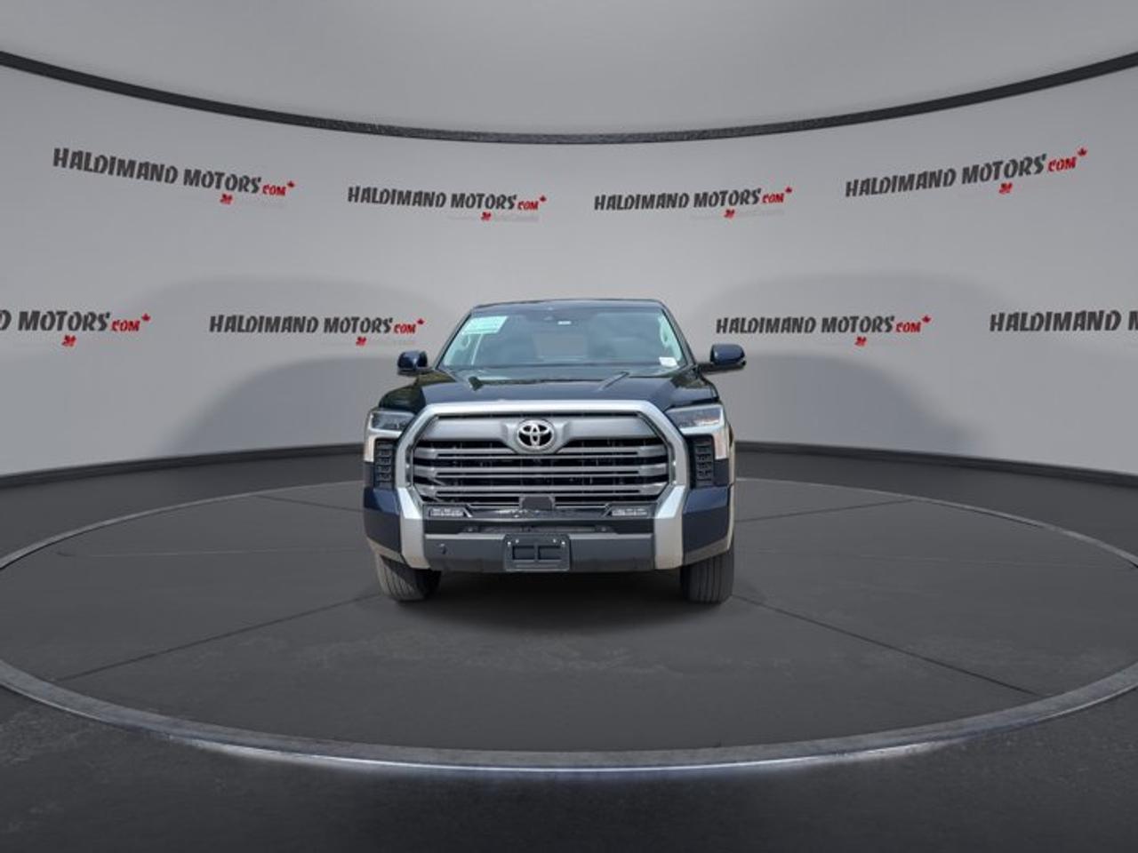 2023 Toyota Tundra Limited CrewMax 5.5' Bed 4x4 | No Accidents | Leather Seats Photo