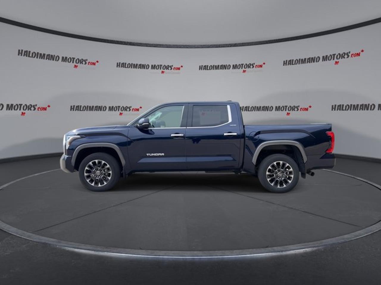 2023 Toyota Tundra Limited CrewMax 5.5' Bed 4x4 | No Accidents | Leather Seats Photo4