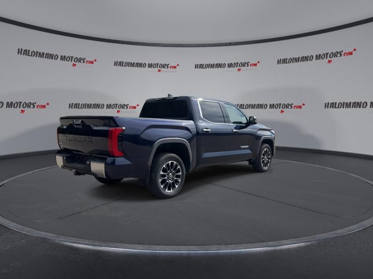 2023 Toyota Tundra Limited CrewMax 5.5' Bed 4x4 | No Accidents | Leather Seats Photo