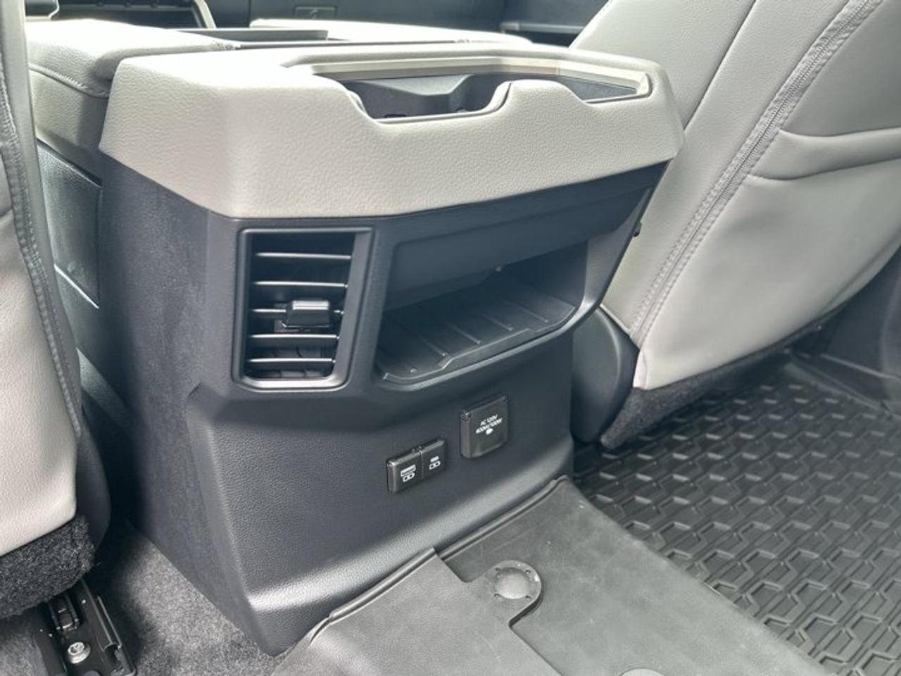 2023 Toyota Tundra Limited CrewMax 5.5' Bed 4x4 | No Accidents | Leather Seats Photo