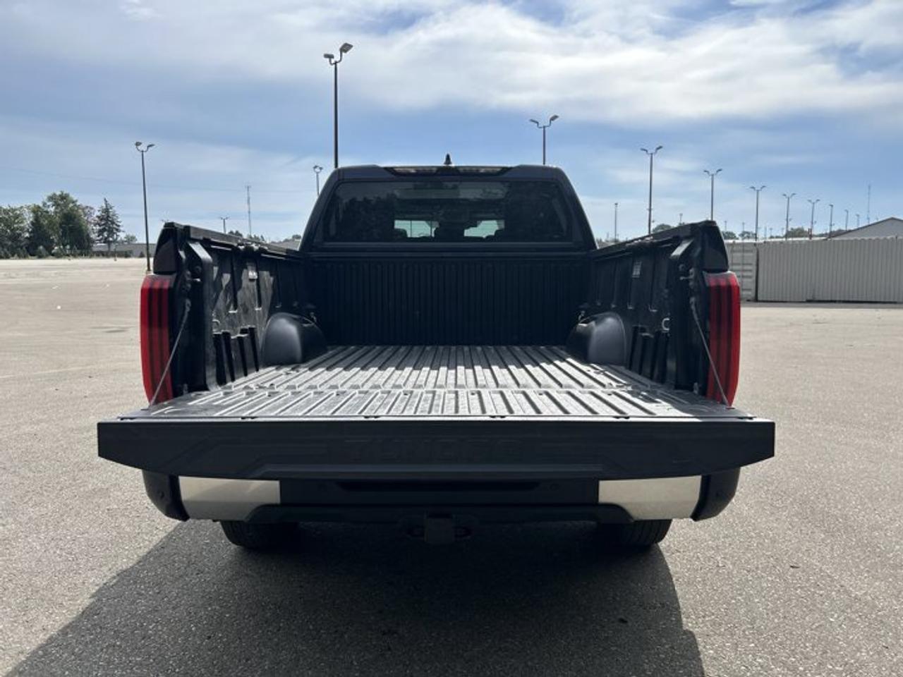 2023 Toyota Tundra Limited CrewMax 5.5' Bed 4x4 | No Accidents | Leather Seats Photo