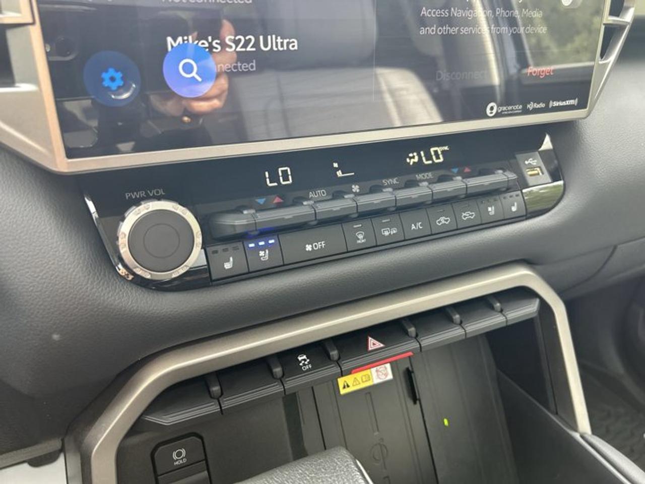 2023 Toyota Tundra Limited CrewMax 5.5' Bed 4x4 | No Accidents | Leather Seats Photo