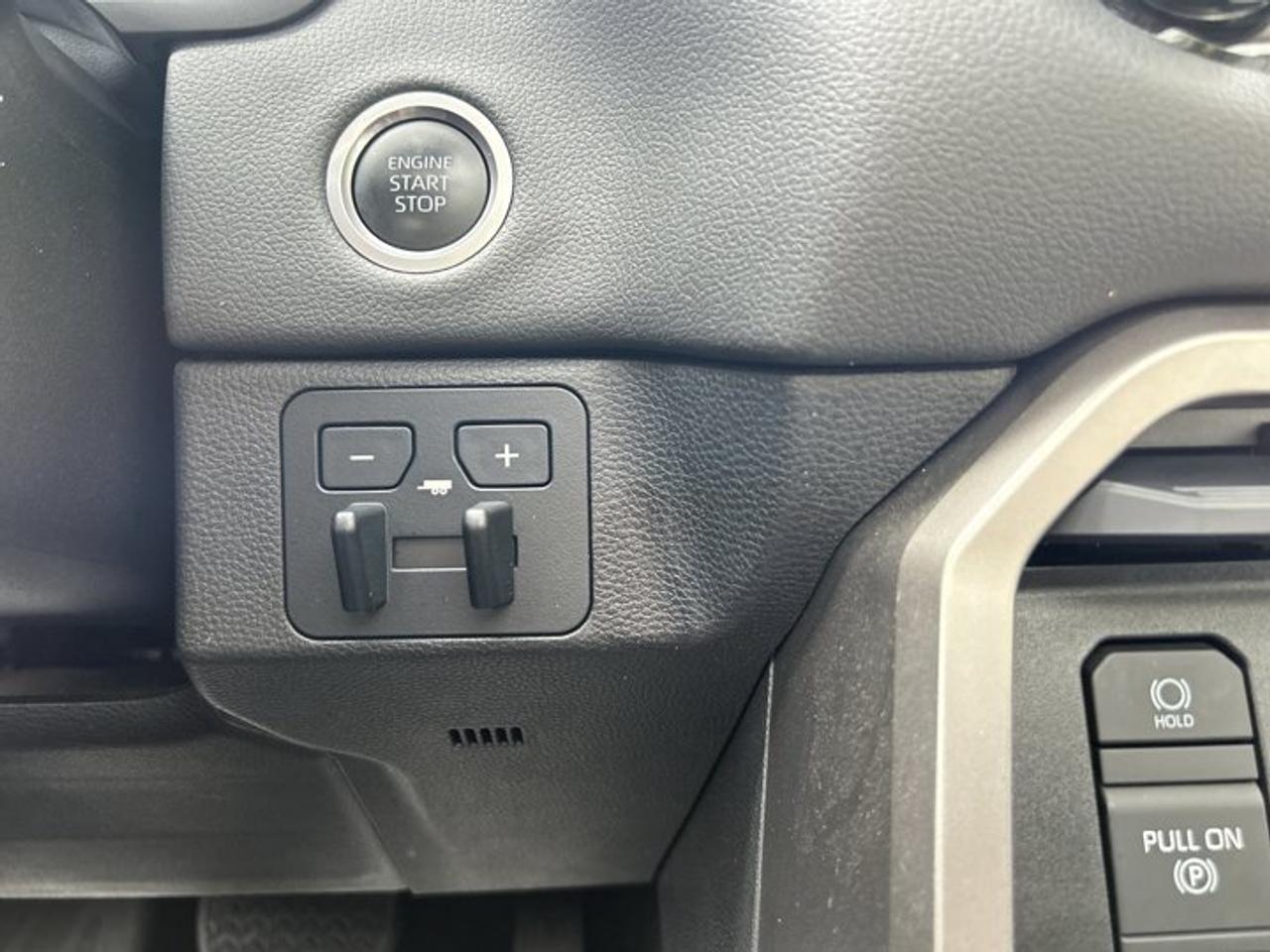 2023 Toyota Tundra Limited CrewMax 5.5' Bed 4x4 | No Accidents | Leather Seats Photo