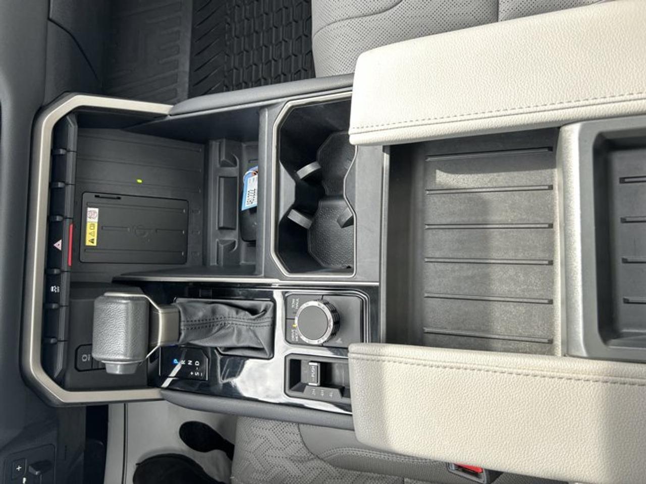 2023 Toyota Tundra Limited CrewMax 5.5' Bed 4x4 | No Accidents | Leather Seats Photo