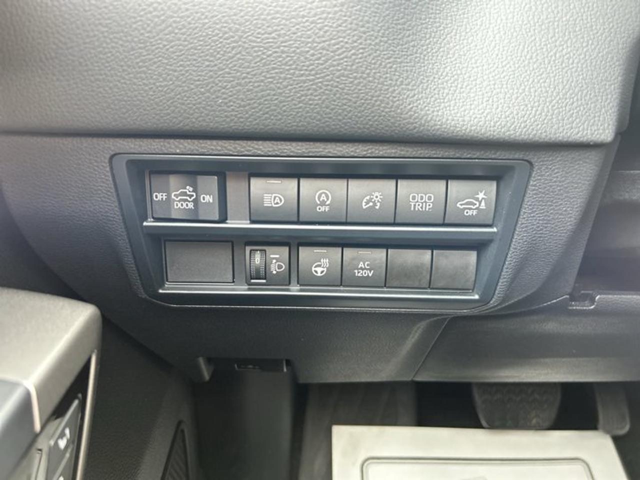 2023 Toyota Tundra Limited CrewMax 5.5' Bed 4x4 | No Accidents | Leather Seats Photo
