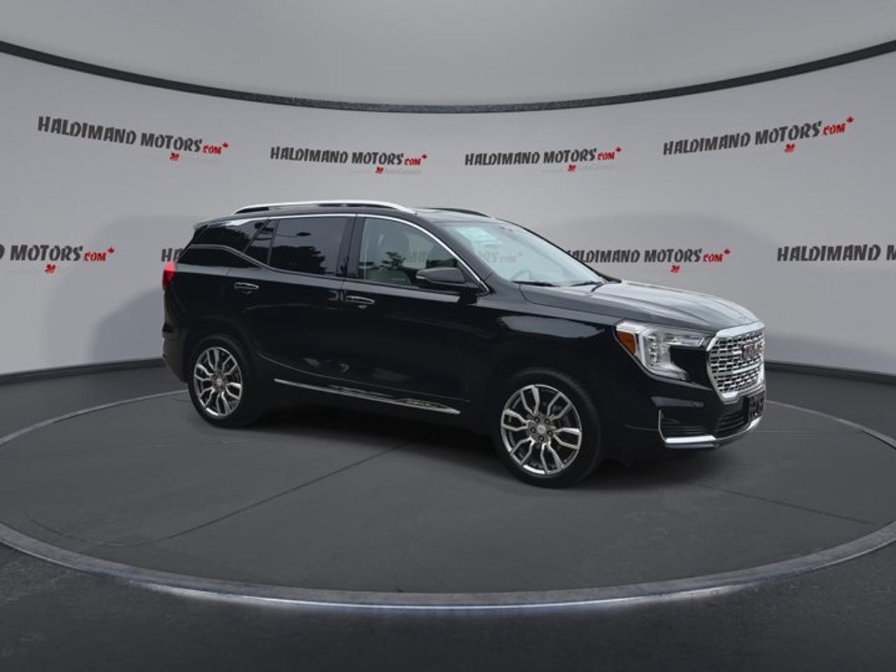 2024 GMC Terrain Denali AWD | No Accidents | Vent. Front Seats Photo1