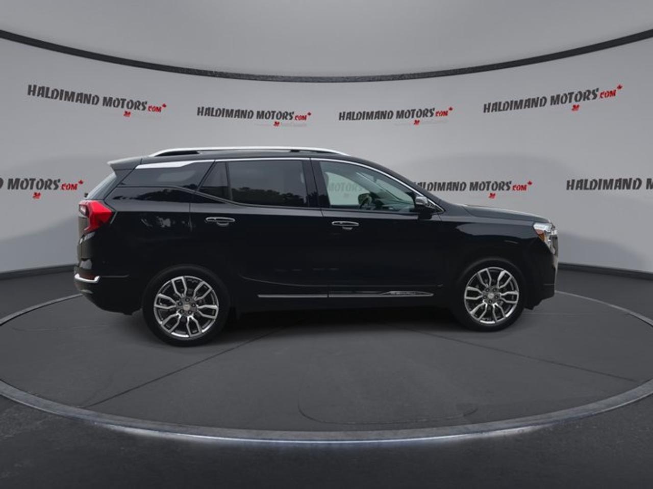 2024 GMC Terrain Denali AWD | No Accidents | Vent. Front Seats Photo