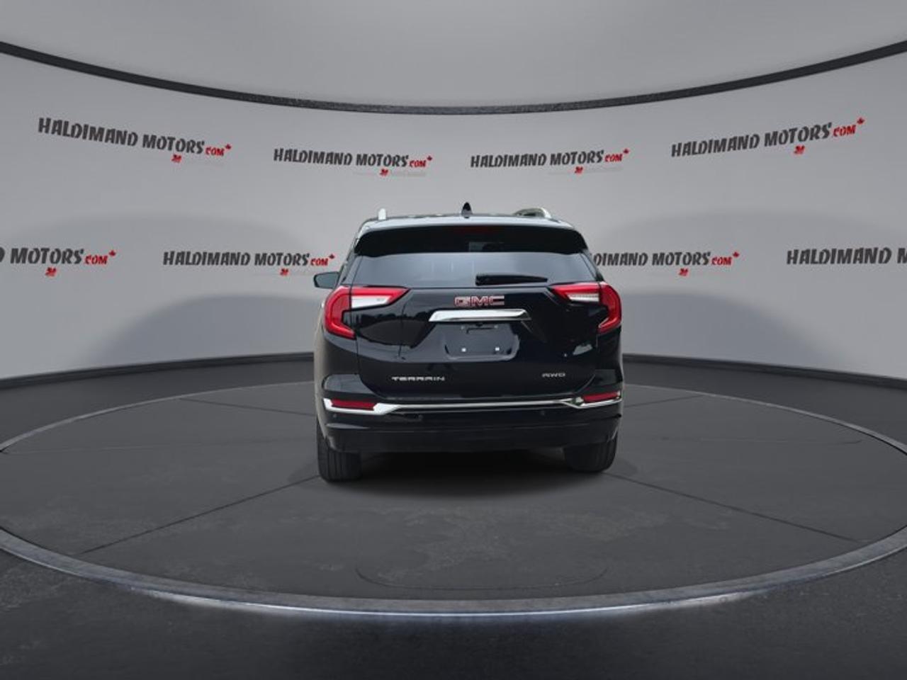 2024 GMC Terrain Denali AWD | No Accidents | Vent. Front Seats Photo