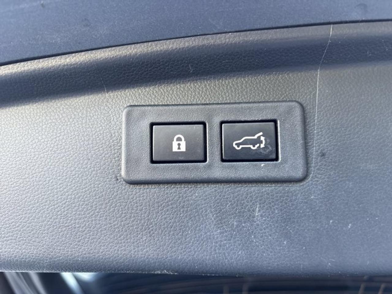 2022 Subaru Outback Touring AWD | No Accidents | Heated Steering Photo