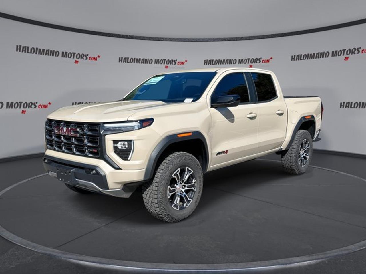 2024 GMC Canyon AT4 Crew Cab 5' Box 4WD | No Accidents | Sunroof Photo0