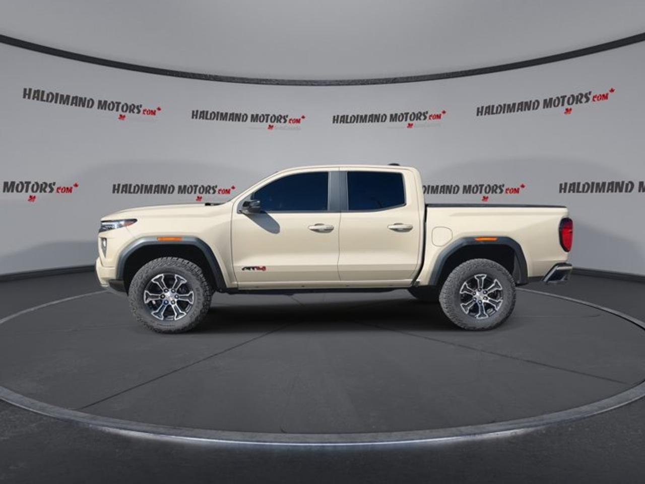 2024 GMC Canyon AT4 Crew Cab 5' Box 4WD | No Accidents | Sunroof Photo