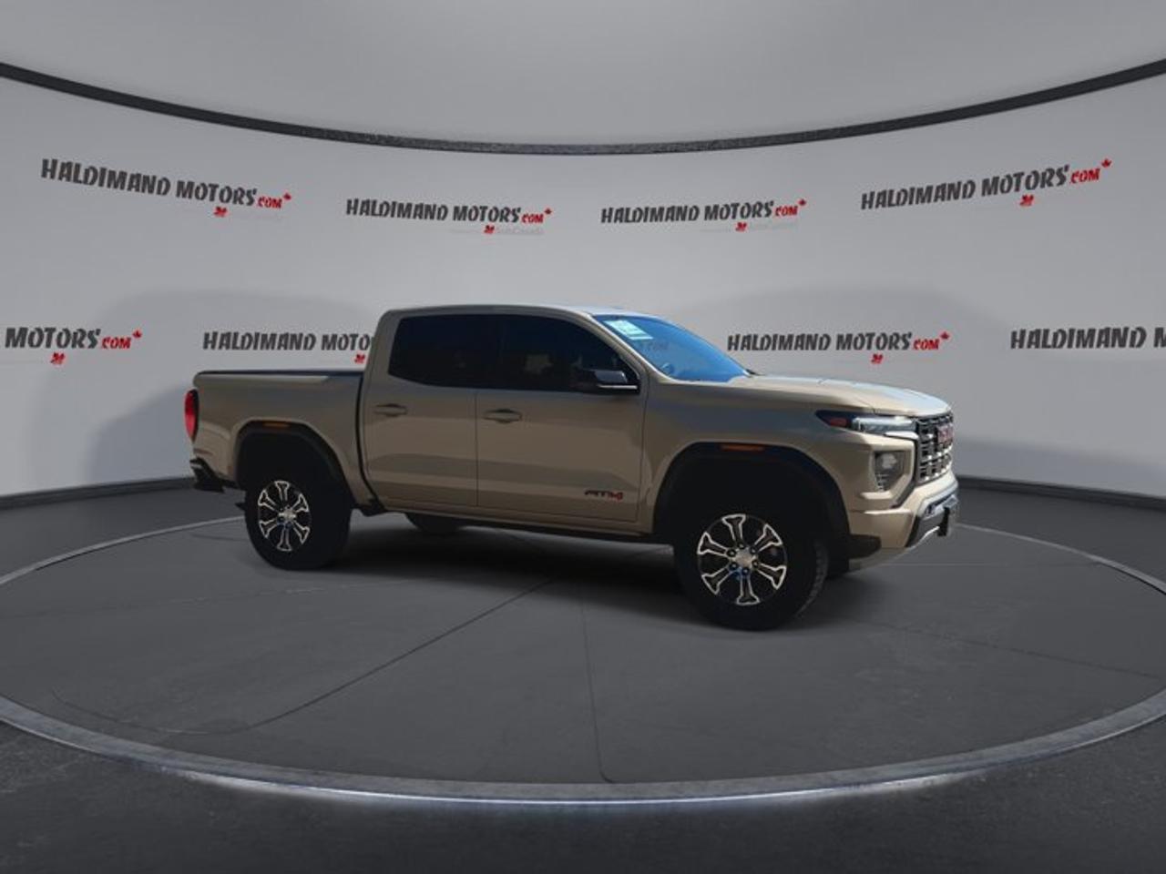 2024 GMC Canyon AT4 Crew Cab 5' Box 4WD | No Accidents | Sunroof Photo1