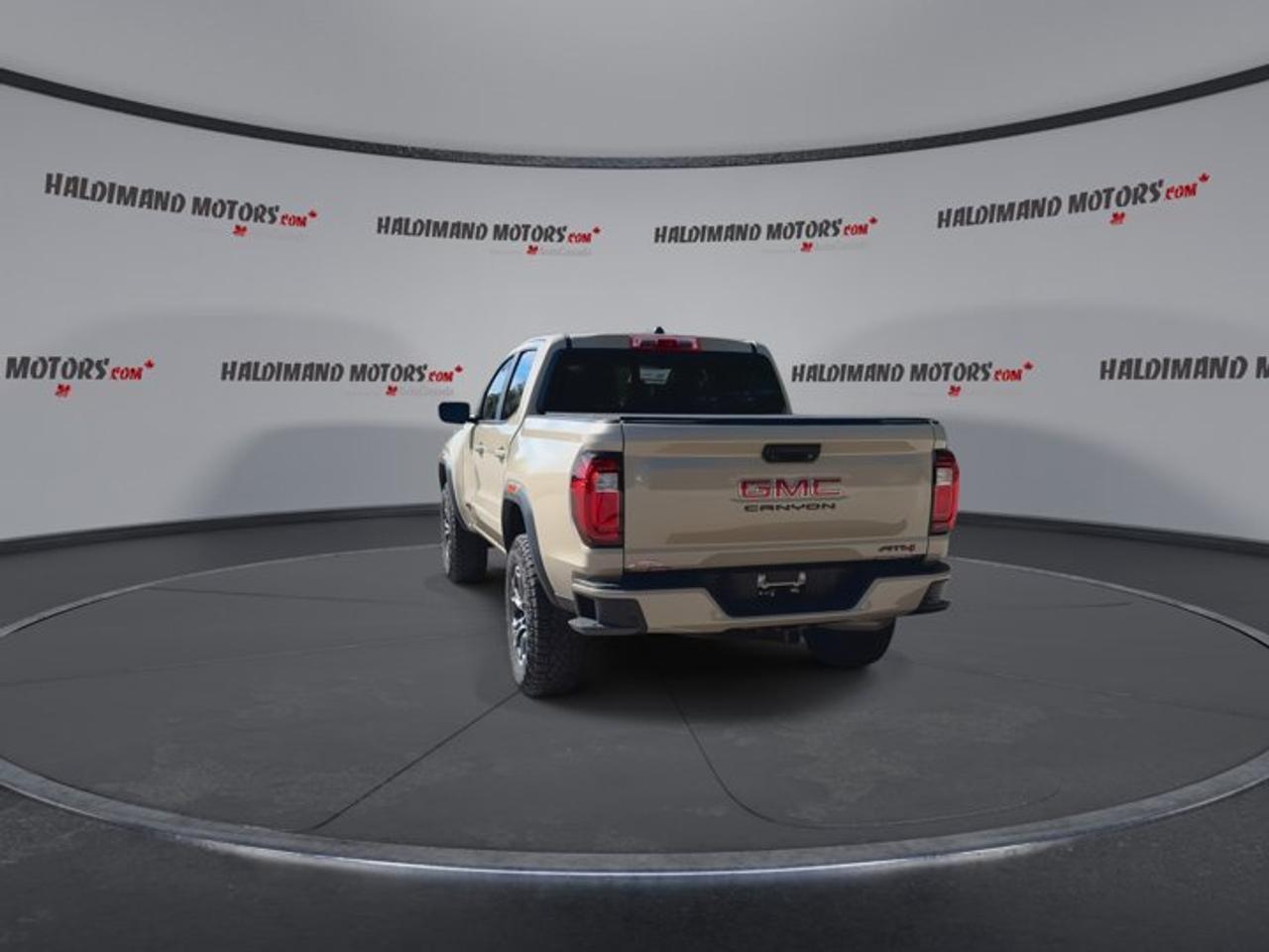 2024 GMC Canyon AT4 Crew Cab 5' Box 4WD | No Accidents | Sunroof Photo